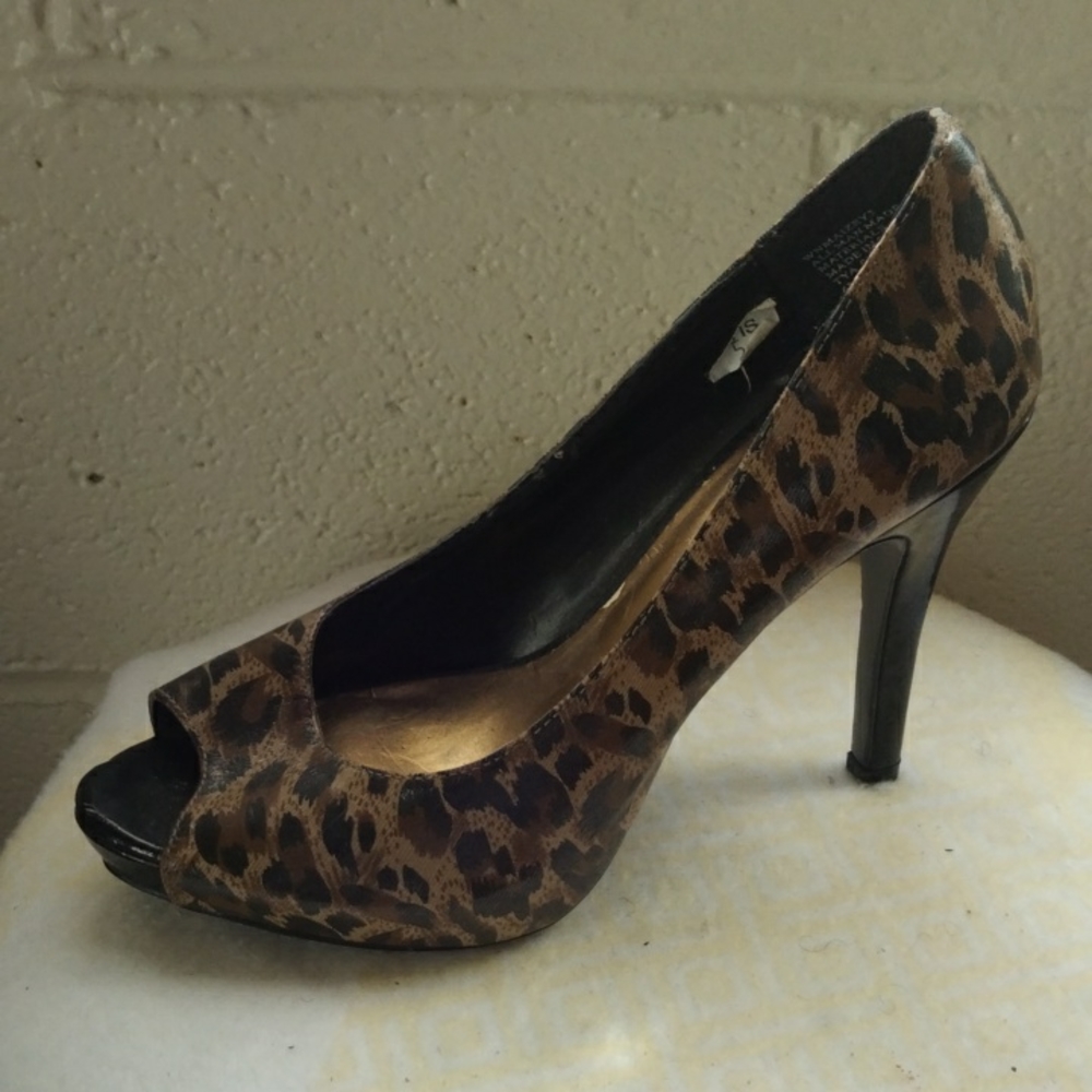 Heels - Picture 4 of 4